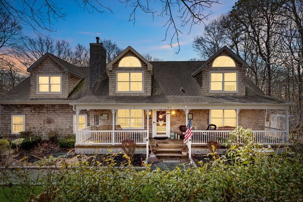 Exterior, Facade, Cape Cod