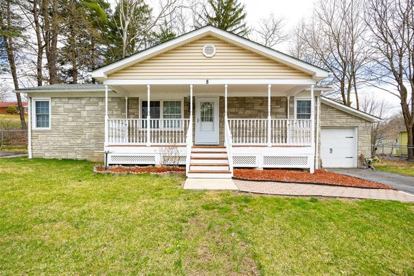 Attached, Exterior, Facade, American Craftsman