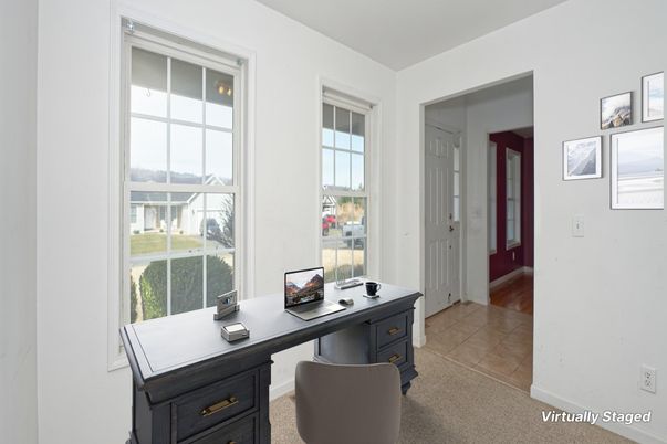 Home Office, Interior