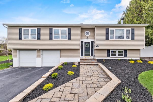 Attached, Exterior, Facade, Raised Ranch