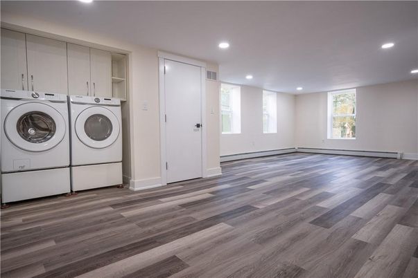 Interior, Recessed Lighting, Washer, Wood Texture Flooring