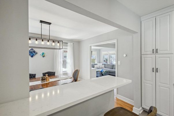 Interior, Pendant Lights, Wood Texture Flooring