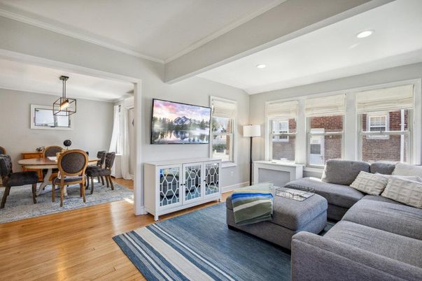 Dining room, Interior, Living room, Pendant Lights, Recessed Lighting, Wood Texture Flooring