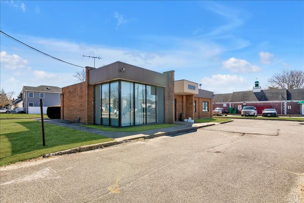 Exterior, Facade, Brick Facade, Modern