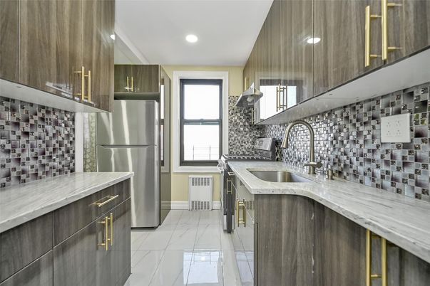 Interior, Kitchen, Marble, Recessed Lighting, Stainless Steel Appliances