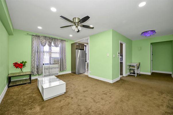 Empty room, Interior, Kitchen, Recessed Lighting