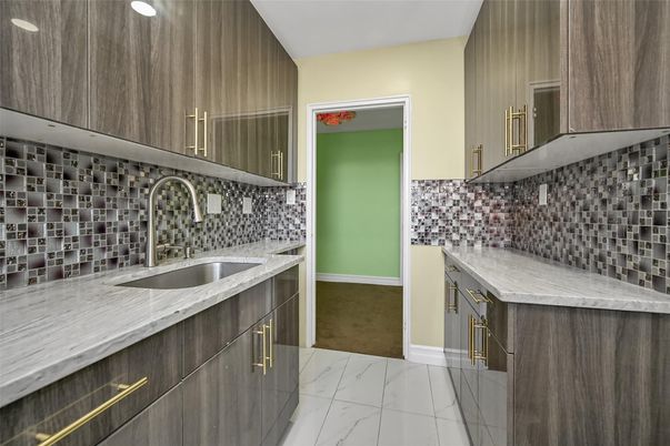 Interior, Kitchen, Marble, Recessed Lighting
