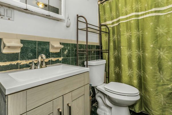 Bathroom, Interior