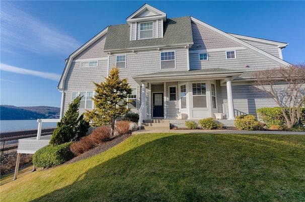 Exterior, Facade, Queen Anne Victorian