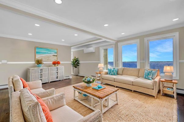 Interior, Living room, Recessed Lighting, Water, Wood Texture Flooring
