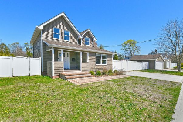 Detached Garage, Exterior, Facade, Cape Cod