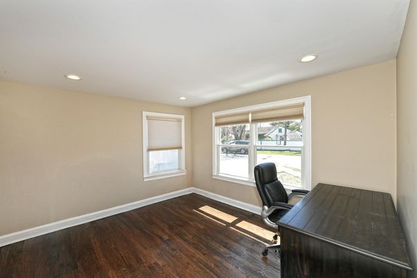 Home Office, Interior, Recessed Lighting, Wood Texture Flooring