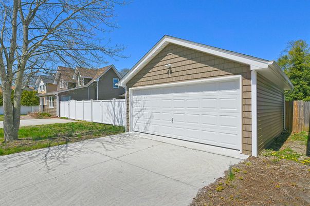 Detached Garage, Exterior