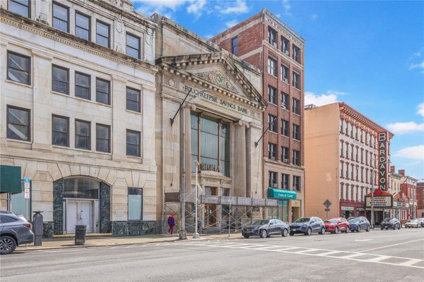 Exterior, Facade, Chicago School
