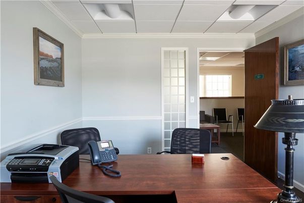 Home Office, Interior