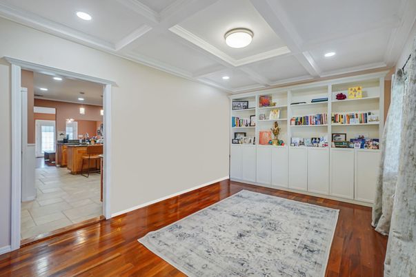 Interior, Recessed Lighting, Wood Texture Flooring
