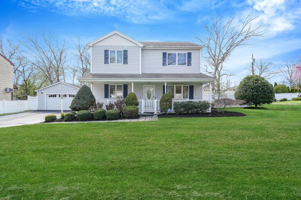Detached Garage, Exterior, Facade, Split Level