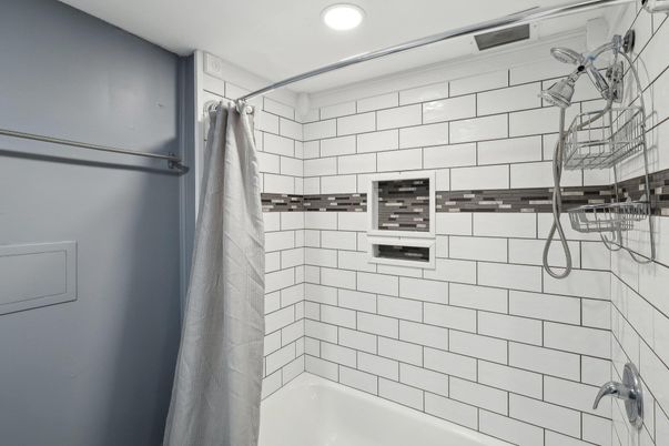 Bathroom, Interior, Recessed Lighting