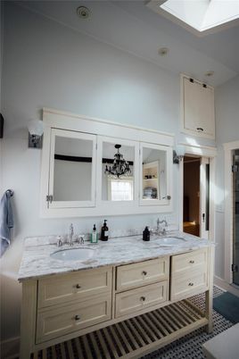 Bathroom, Dual Sink Vanities, Interior