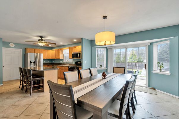 Dining room, Interior, Kitchen, Pendant Lights, Recessed Lighting, Stainless Steel Appliances