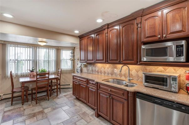 Dining room, Interior, Kitchen, Recessed Lighting, Stainless Steel Appliances