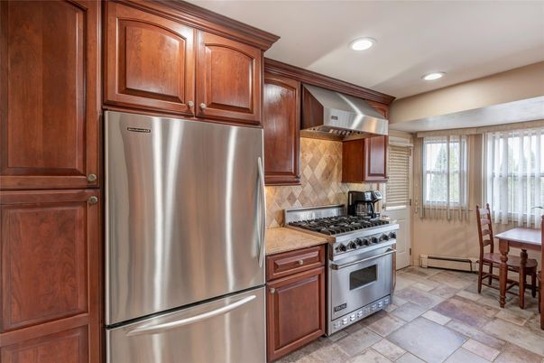 Dining room, Interior, Kitchen, Recessed Lighting, Stainless Steel Appliances