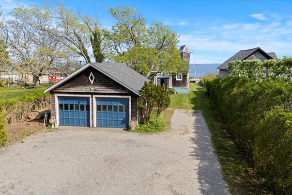 Detached Garage, Exterior