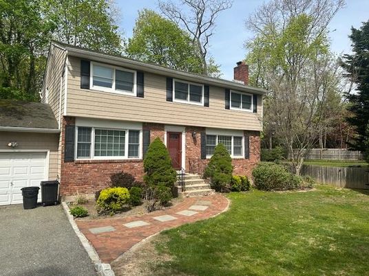 Attached, Exterior, Facade, Brick Facade, Raised Ranch