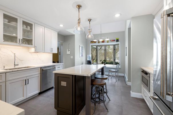 Dining room, Interior, Kitchen, Pendant Lights, Recessed Lighting, Stainless Steel Appliances