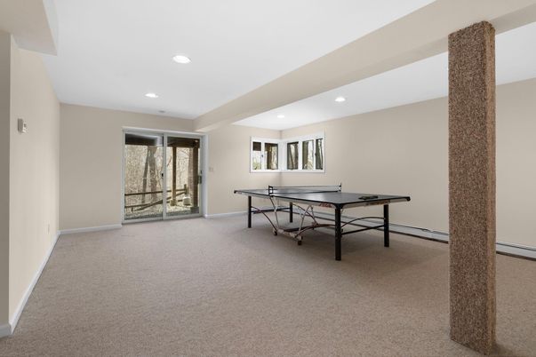 Game Room, Interior, Recessed Lighting