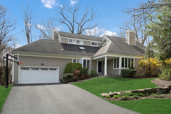 Attached, Exterior, Facade, Cape Cod