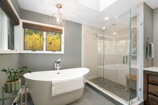 Bathroom, Free Standing Baths, Glass Shower, Interior, Pendant Lights, Recessed Lighting
