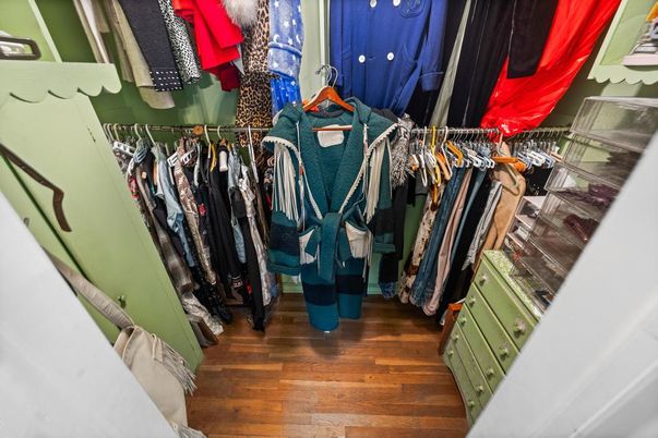 Interior, Walk-in Closets, Wood Texture Flooring