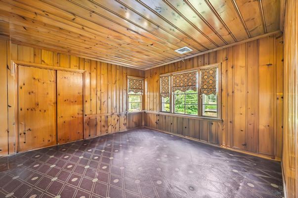 Empty room, Interior, Wooden Ceilings, Wooden Walls
