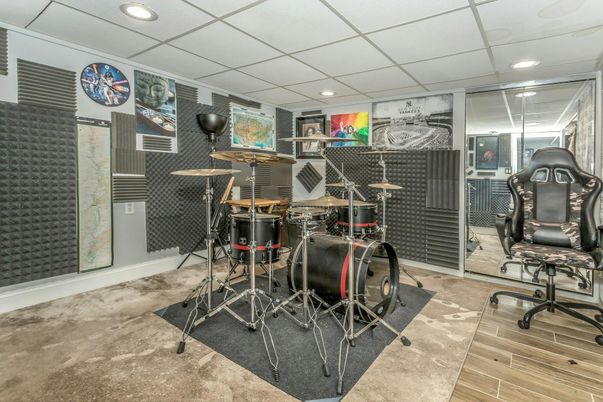 Fitness Equipment, Interior, Recessed Lighting