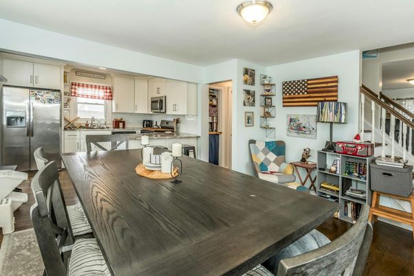 Dining room, Interior, Kitchen, Stainless Steel Appliances, Wood Texture Flooring