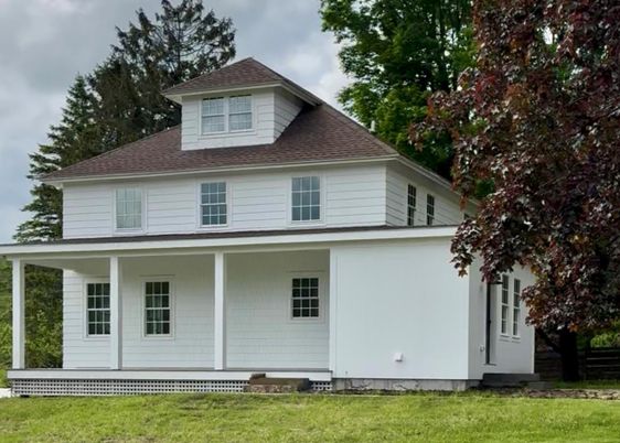 Exterior, Facade, American Foursquare
