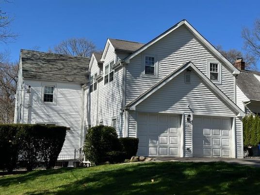Attached, Exterior, Facade, Farmhouse