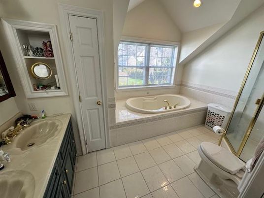 Bathroom, Interior, Recessed Lighting
