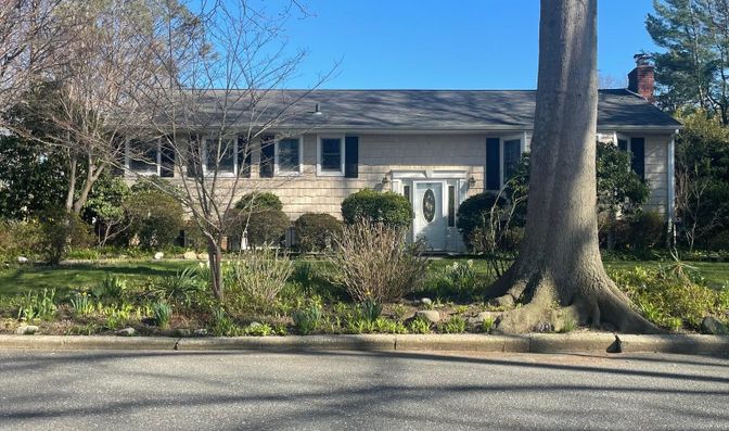 Exterior, Facade, Cape Cod