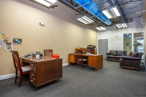 Home Office, Interior