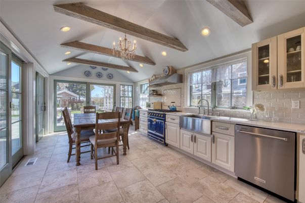 Chandelier, Dining room, Interior, Kitchen, Recessed Lighting, Stainless Steel Appliances, Wooden Beams