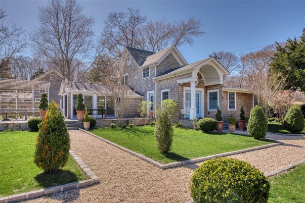 Exterior, Facade, Cape Cod