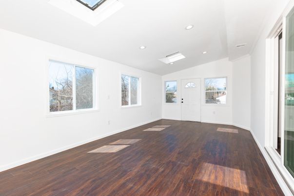 Empty room, Interior, Recessed Lighting, Wood Texture Flooring
