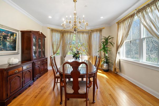 Chandelier, Dining room, Interior, Recessed Lighting, Wood Texture Flooring