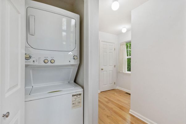 Interior, Utility Closets, Washer, Wood Texture Flooring