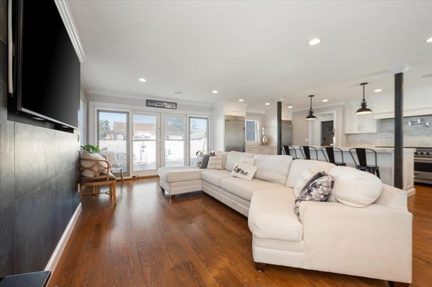 Interior, Kitchen, Living room, Pendant Lights, Recessed Lighting, Stainless Steel Appliances, Wood Texture Flooring