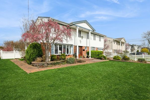 Backyard, Exterior, Facade, Brick Facade, Farmhouse