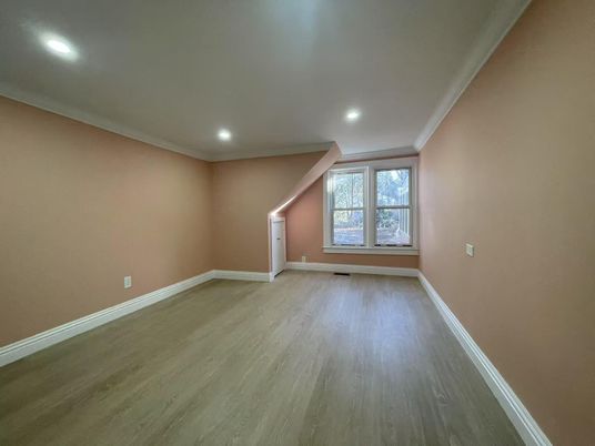 Empty room, Interior, Recessed Lighting, Wood Texture Flooring