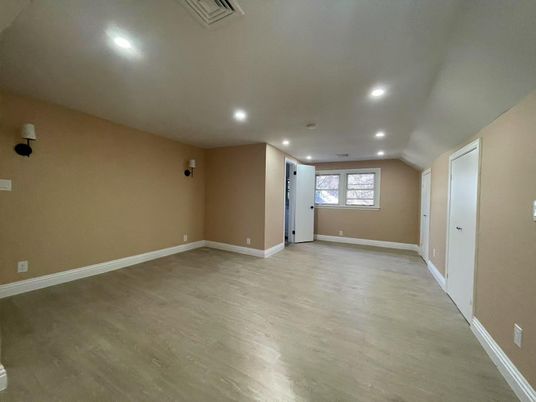 Empty room, Interior, Recessed Lighting, Wood Texture Flooring